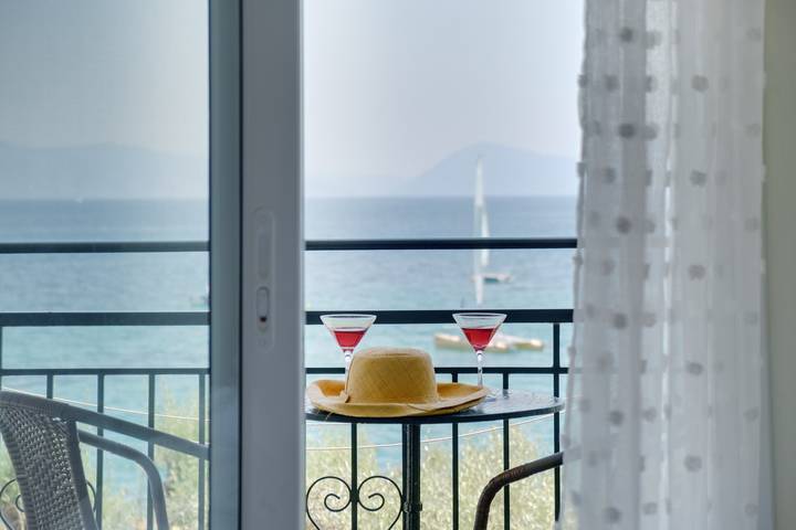 ‘S9 Room’ with Sea View, Wi-Fi and Air Conditioning in Nikiana, Alexandros