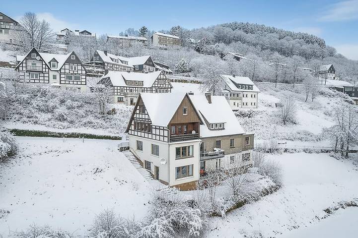 Ferienhaus für 10 Personen, mit Balkon und Garten sowie Sauna - 1