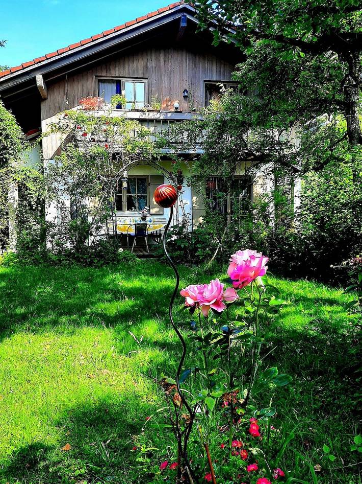 Ferienhaus für 8 Personen, mit Balkon und Terrasse sowie Garten