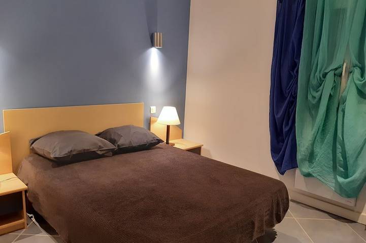 Location de vacances pour 5 personnes, avec jardin ainsi que piscine et terrasse à Veyrignac - 2