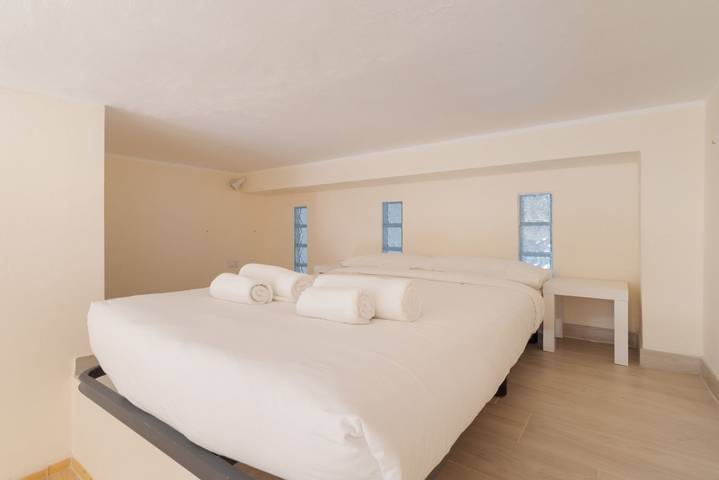 Appartamento intero, Guesthost - Cozy Loft with Mezzanine Milan in Milano, Provincia di Milano