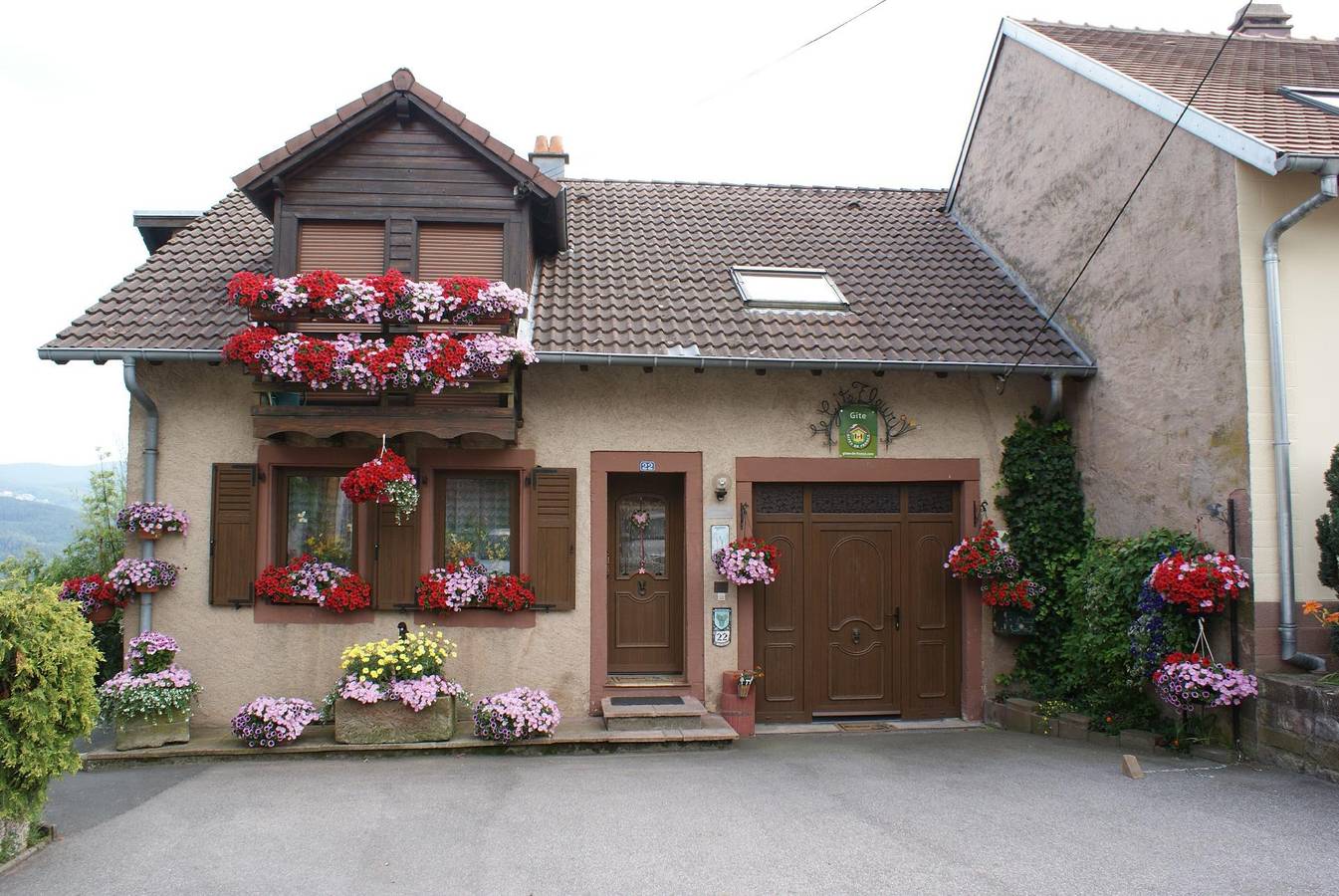 Das Gîte Fleuri mit einer herrlichen Aussicht in Haselbourg, Saarburg (Frankreich)