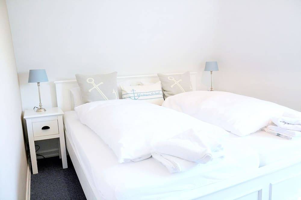 Ganze Wohnung, Geräumige, helle Ferienwohnung in ruhiger Lage im 1. Og in Wenningstedt in Wenningstedt, Sylt