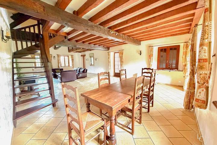 Location de vacances pour 8 personnes, avec terrasse et jardin à Chaingy - 2