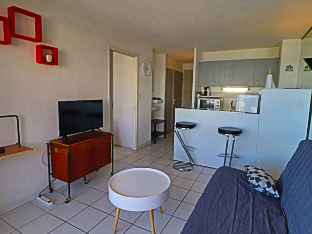 Entire apartment, 2-room cabin apartment with terrace in Sète in Sete, Mediterranean Coast (France)