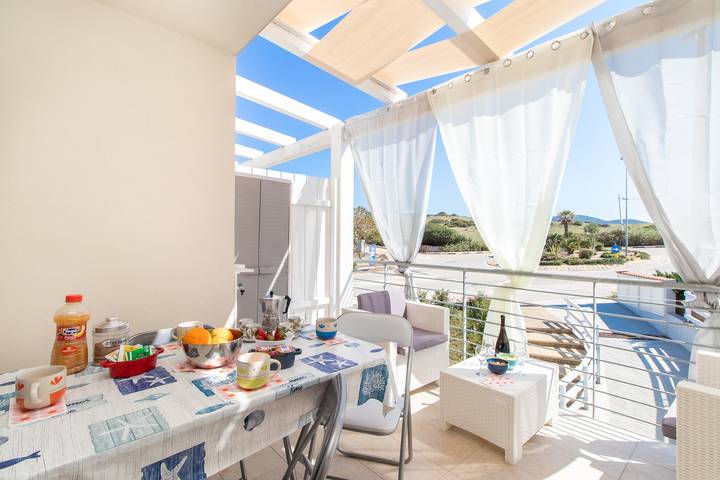 Gîte pour 6 personnes, avec balcon, animaux acceptés à Isola Rossa - 4