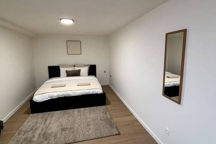 Ganze Wohnung, Comfortable Stay Near City Center | Wi-Fi Included in Gent (Flandern), Gent