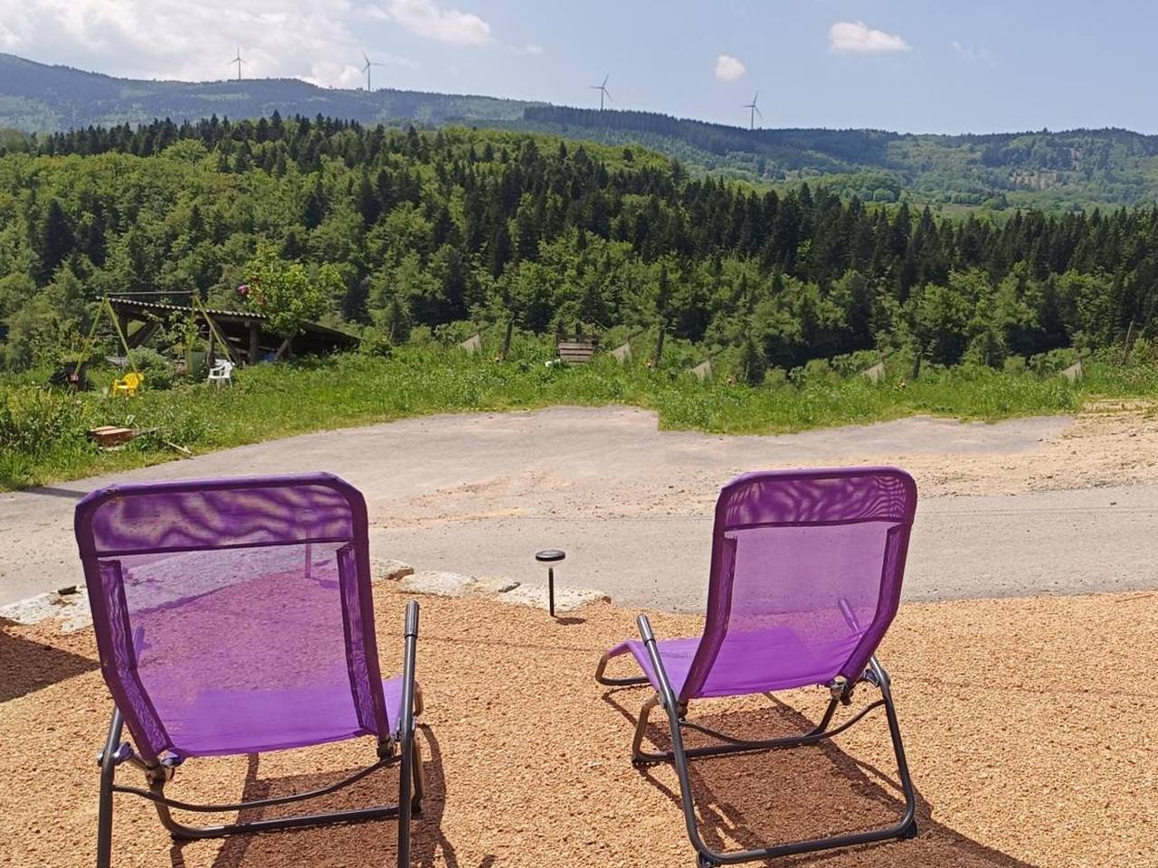 Aventura para toda la familia: gîte rural con actividades, vistas a la granja, y comodidades modernas. in La Chabanne, Región de Vichy