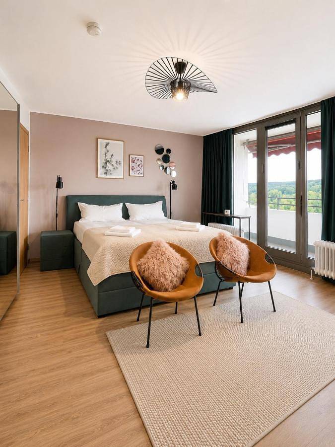 Ferienwohnung für 3 Personen, mit Balkon und Pool sowie Sauna und Ausblick