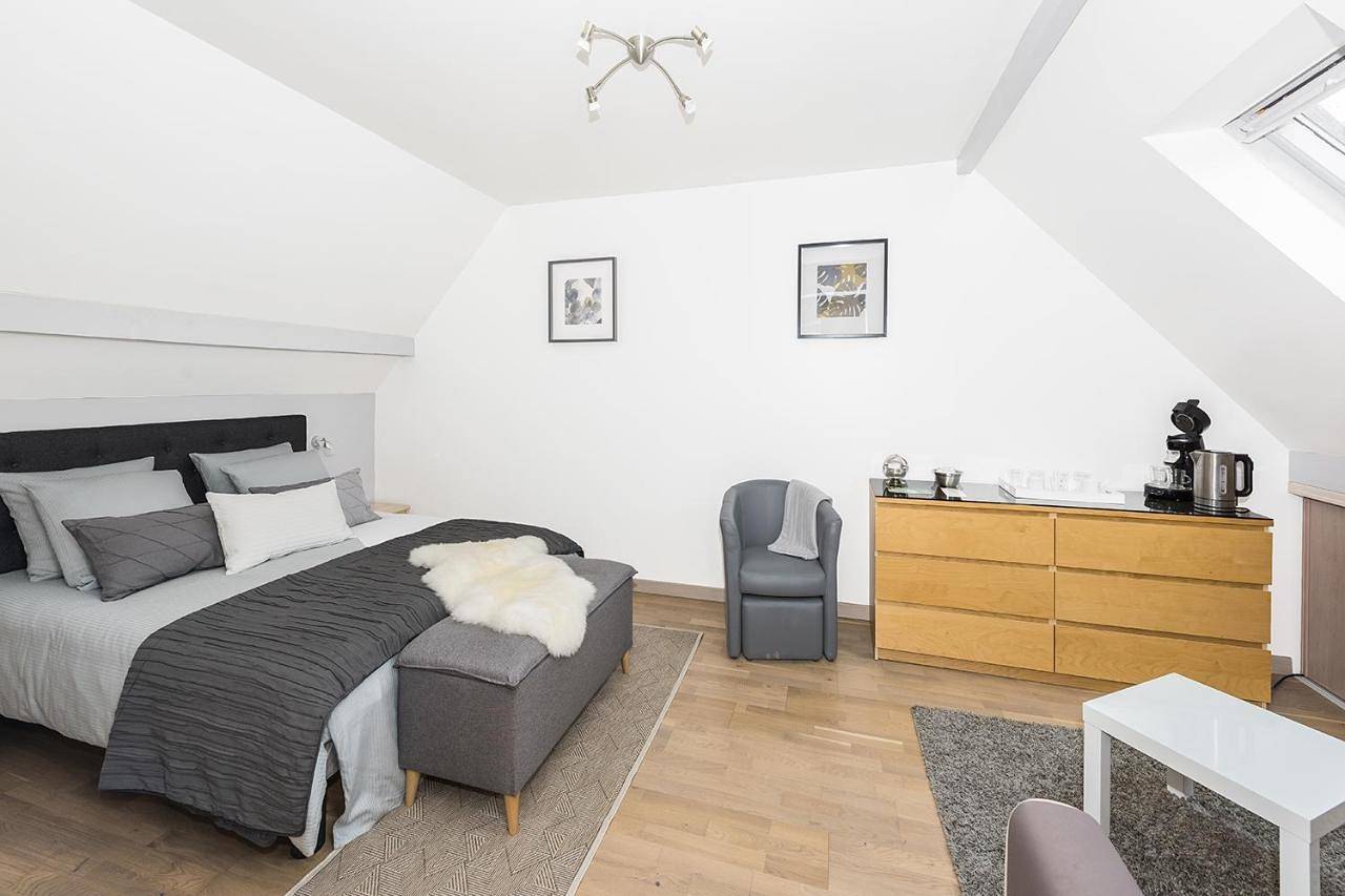 Family Suite in Fontenay-Trésigny, Seine-et-Marne