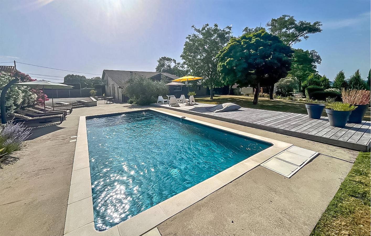 Familienfreundliches Apartment mit Pool und Garten in Saint-Aubin-de-Cadelech, Périgord Pourpre