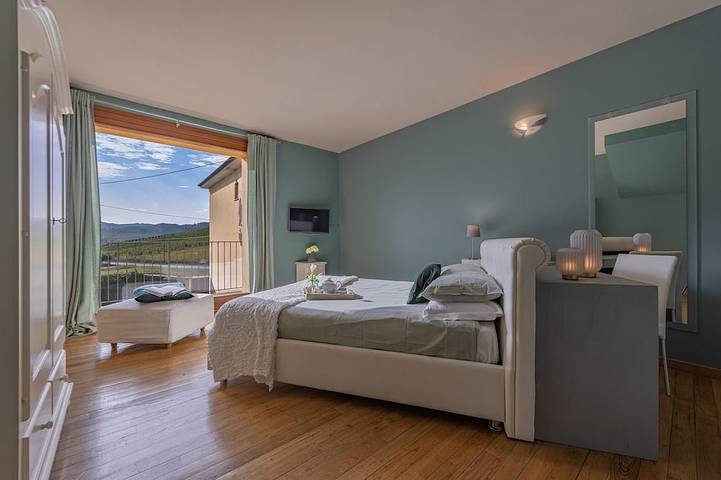 La Martina Villa, Luxus-Villa auf Weinbergen mit einem privaten Swimmingpool in Canelli, Canelli (Gemeinde)