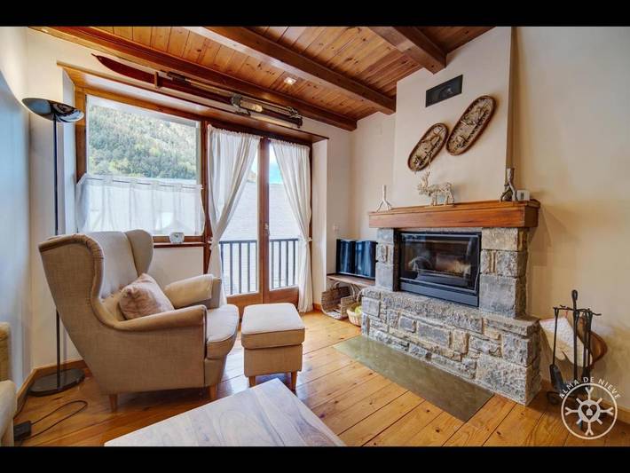 Gîte pour 6 personnes, avec vue et balcon dans Tredós - 3