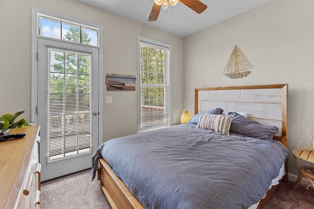 Waterfront property, private dock, kayaks, paddle boards, broadband internet. in Northumberland County