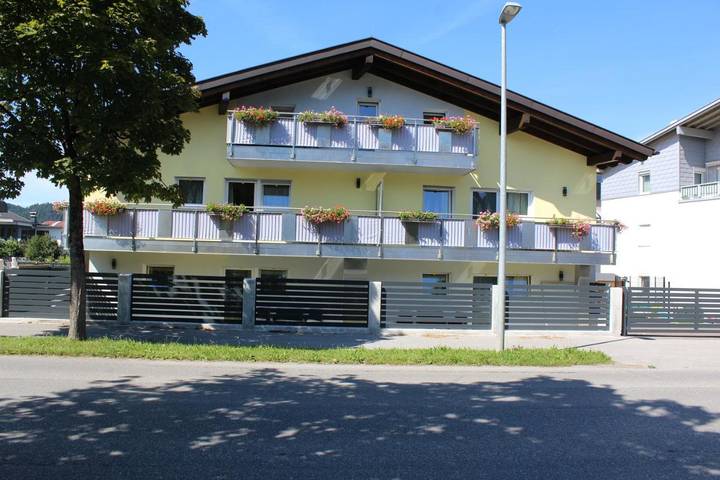 Ferienwohnung für 2 Personen, mit Balkon und Terrasse sowie Garten in Reutte