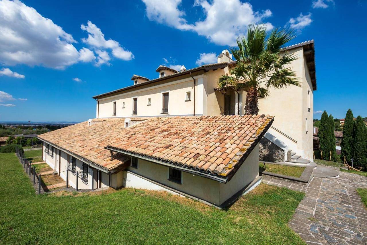 Residenza d'Epoca Pietra Di Ponente in Ciampino, Castelli Romani