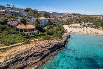 Finca für 4 Personen, mit Terrasse und Garten in Cala Mendia