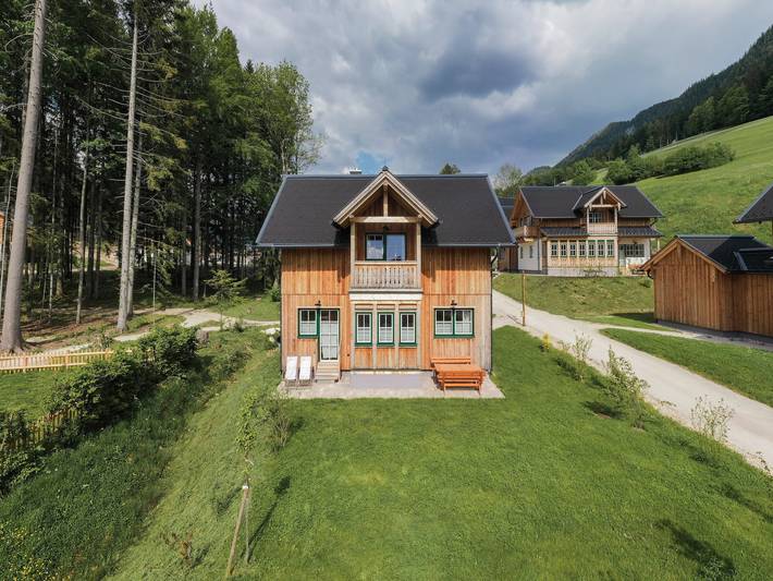 Chalet für 7 Personen, mit Balkon/Terrasse und Balkon sowie Garten und Pool im Salzkammergut - 4