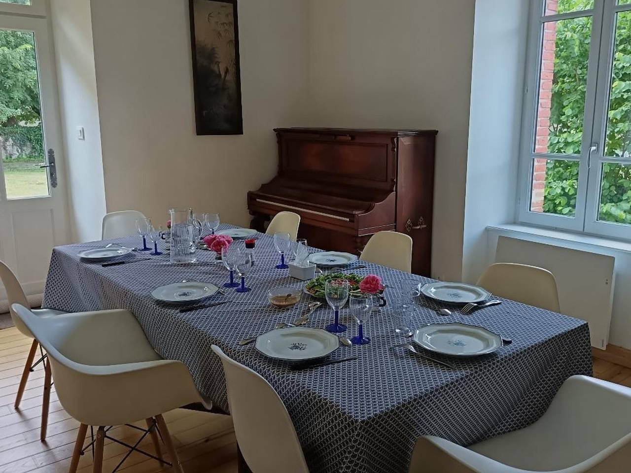 Maison de charme à Jaligny-sur-Besbre, 4 chambres, jardin, draps & ménage inclus in Jaligny-sur-Besbre, Région de Vichy