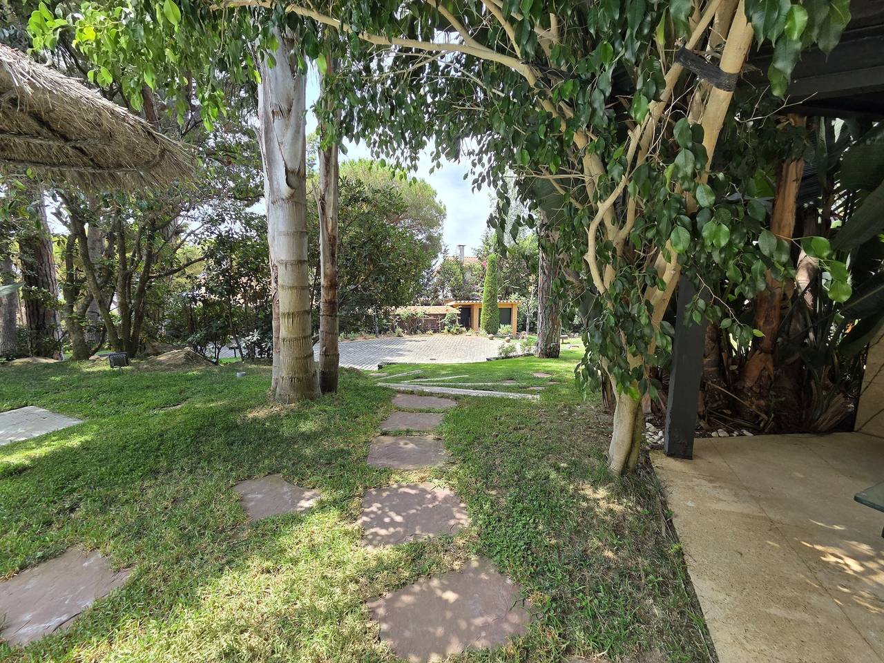 Homeholidaysrentals Darien - Costa Barcelona in Urbanizacion Montcabrer, Cabrils