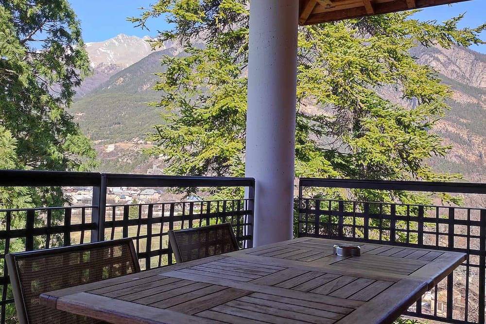 Ganze Wohnung, Studio für 4 mit Terrasse, Pool und Haustiere erlaubt in Jausiers, Nationalpark Mercantour