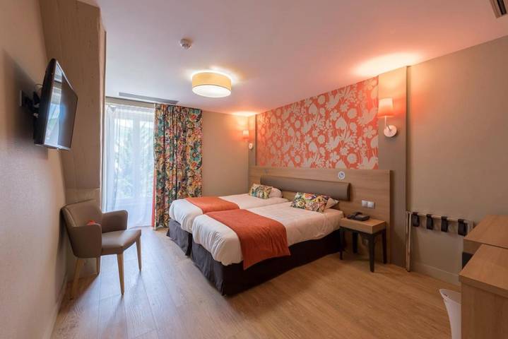 Hôtel pour 3 personnes à Salins-les-Bains - 2
