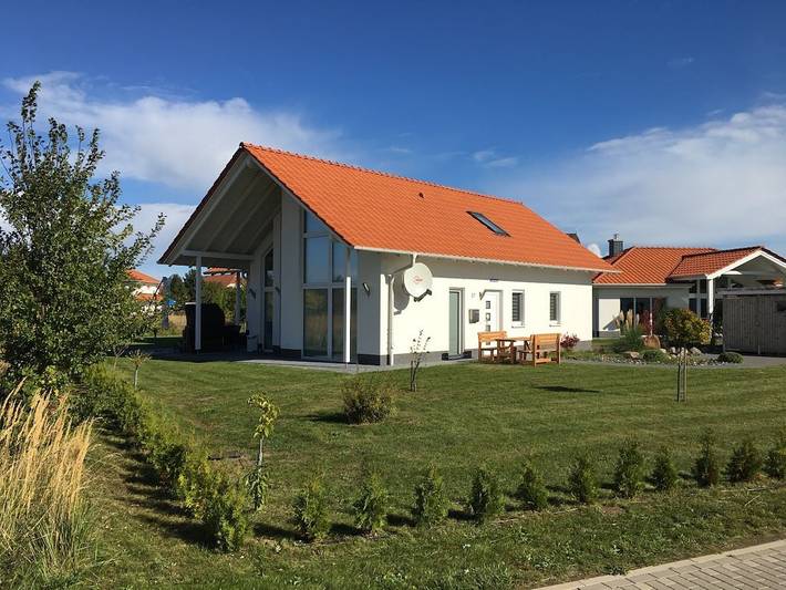 Villa für 7 Personen, mit Balkon und Terrasse sowie Garten an der Ostsee