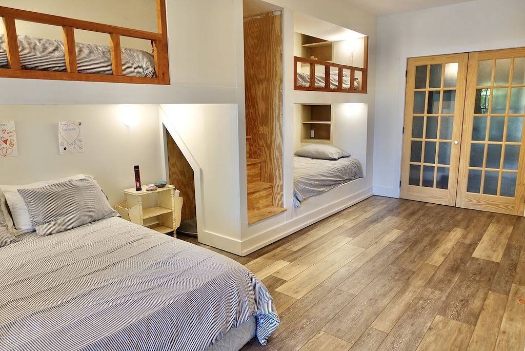 Silbernes Seeufer-Haus in Wyoming County