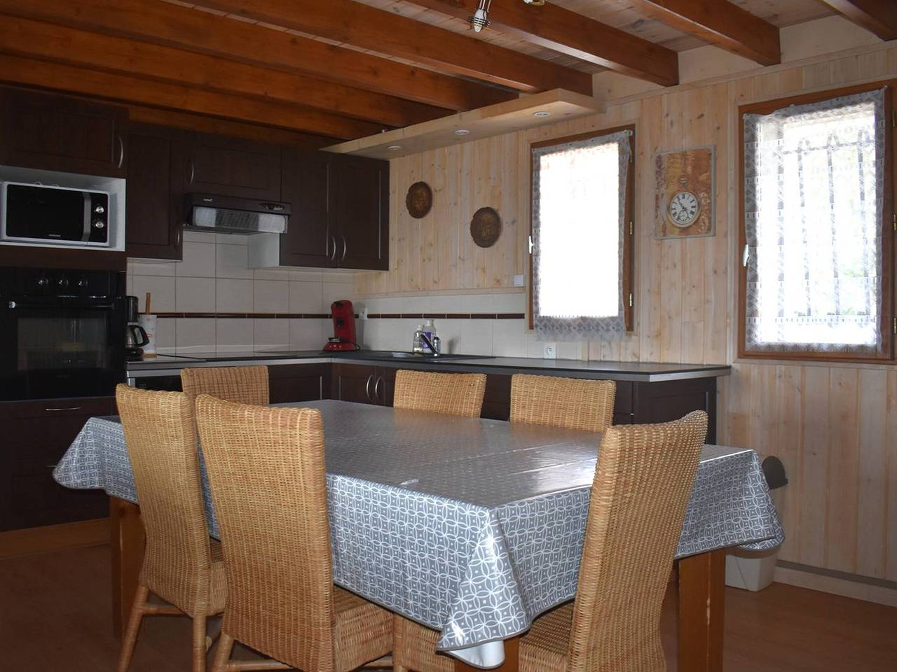 Sonniges Chalet 3 Zimmer, großer Garten, Garage, moderne Küche, nah am Zentrum in Font-Romeu in Font-Romeu-Odeillo-Via, Parc naturel régional des Pyrénées catalanes
