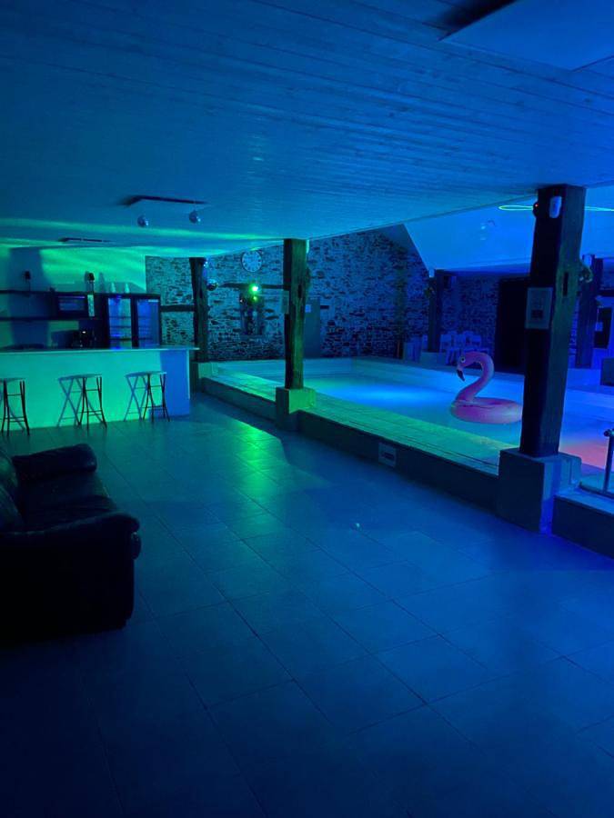 Location de vacances pour 15 personnes, avec Balcon ainsi que Piscine et Vue à Saint-Philbert-de-Bouaine