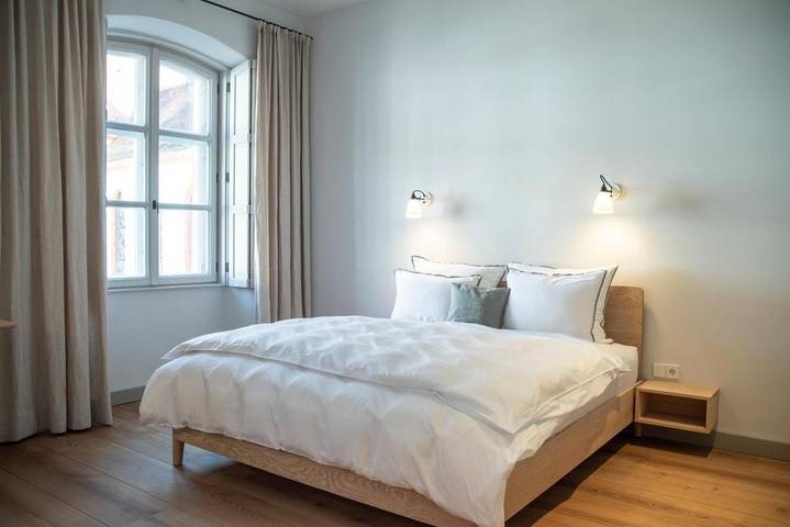 Hotel für 4 Personen, mit Garten und Ausblick sowie Terrasse in Eurasburg - 2