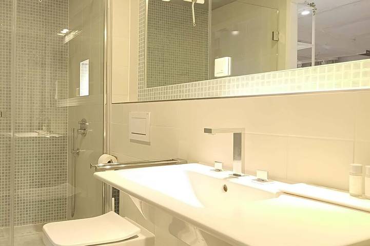 Nox 6 Beach, Deluxe Studio,King-Bett, Bad, Minibar, Digi-Check-In - no Reception in Walzbachtal, Kraichgau