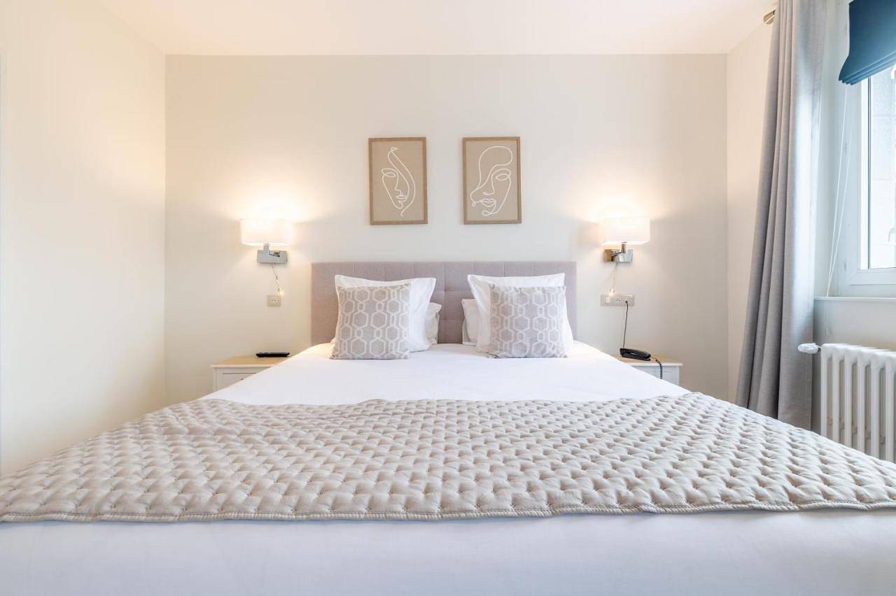 Hôtel Échappée en Baie - Chambres climatisées -Parking privé gratuit dont forfaits bornes électriques réservable in Saint-Valery-sur-Somme, Région d'Abbeville