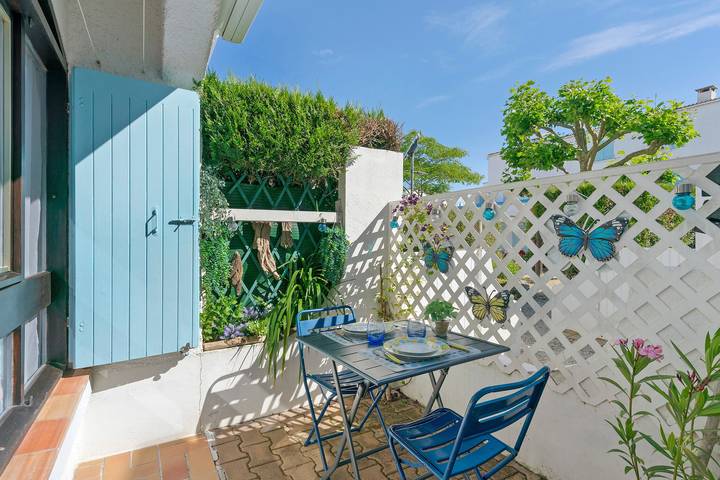 Location de vacances pour 2 personnes, avec Jardin et Bassin pour enfant