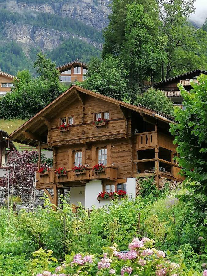 Bed and Breakfast für 3 Personen, mit Terrasse und Garten sowie Seeblick und Ausblick in Brienz