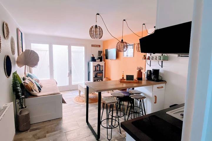 Location de vacances pour 3 personnes, avec terrasse et jardin à Arzon