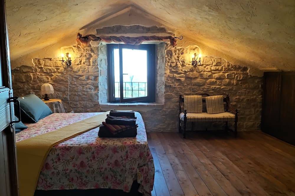Ganze Wohnung, Charmantes Apartment in einer Villa auf dem Hügel. in Penna San Giovanni, Macerata Provinz