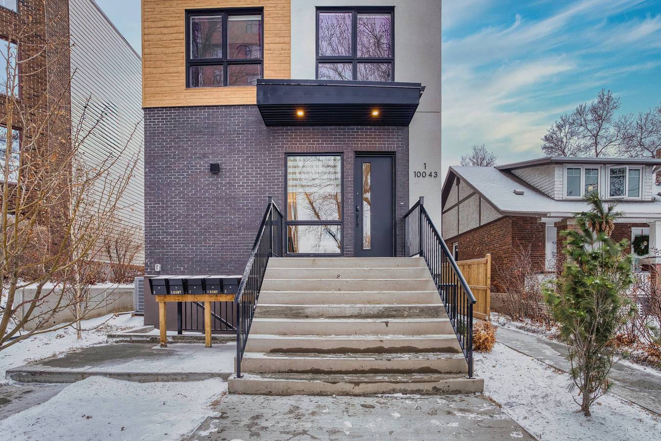 Ganze Wohnung, Luxuriöses großes Loft mit 3 Schlafzimmern in Saskatchewan Drive in Edmonton, Alberta