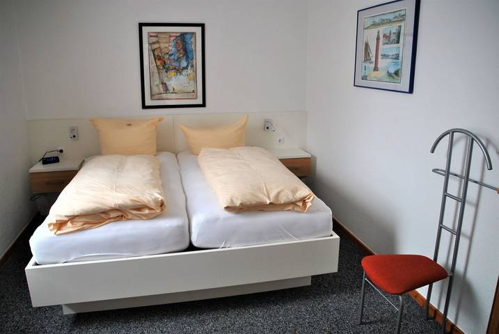 Ganze Wohnung, Ferienhaus Gesine - Gemütlich & familiär erreichen Sie in nur 50 Metern das Meer in Norderney