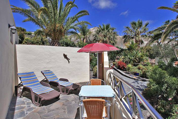 Bungalow para 2 personas, con terraza y piscina además de jardín y sauna en La Palma - 3