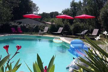 Maison de campagne pour 6 personnes, avec piscine ainsi que jardin et terrasse à Tauriers