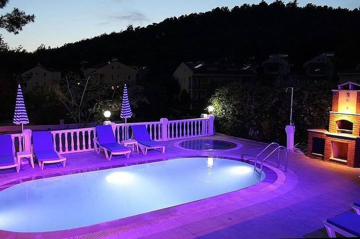 Villa for 8 people, with garden in Hisaronu