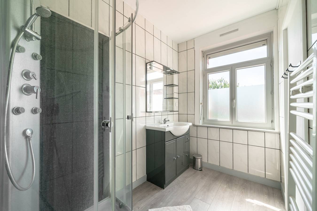 Ferienhaus für 5 Personen mit Terrasse in Les Moitiers-d'Allonne, Côte de la Déroute