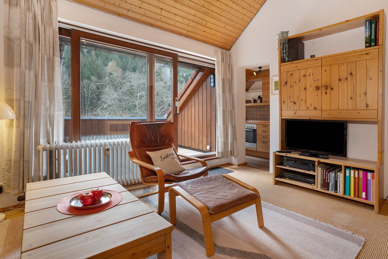 Appartamento intero, Appartamento 'Kuckucksnest' con giardino in comune, balcone e Wi-Fi in Bad Herrenalb, Nordschwarzwald