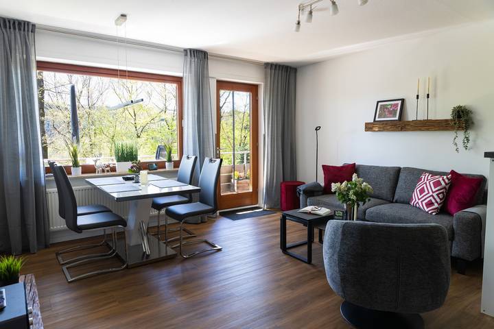 Ferienwohnung für 4 Personen, mit Balkon und Garten sowie Seeblick im Siegerland - 2