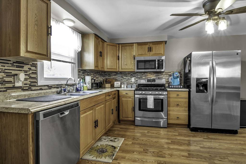 Ganze Wohnung, Geräumiges / komfortables Privathaus in der Nähe von Buffalo / Rechnungen / Flughafen / Niagarafälle in Cheektowaga, Eriesee