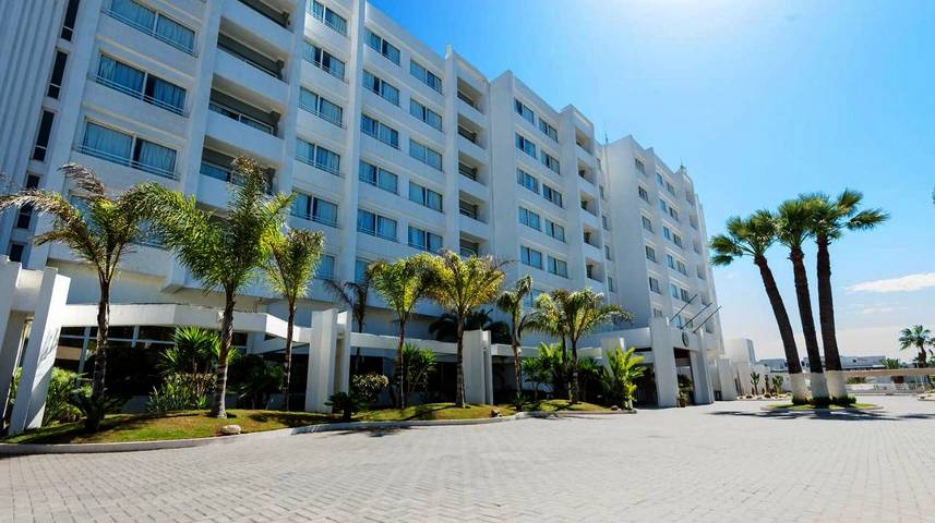 Hôtel pour 2 personnes, avec vue ainsi que piscine et jardin à Agadir - 4