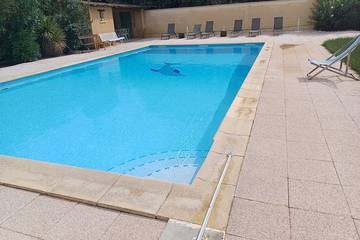 Cottage pour 6 personnes, avec piscine et jardin, animaux acceptés à Fontarèches