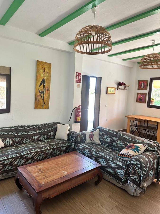 Albergue para 14 personas, con piscina y jardín además de sauna y vistas en Villamartín - 2