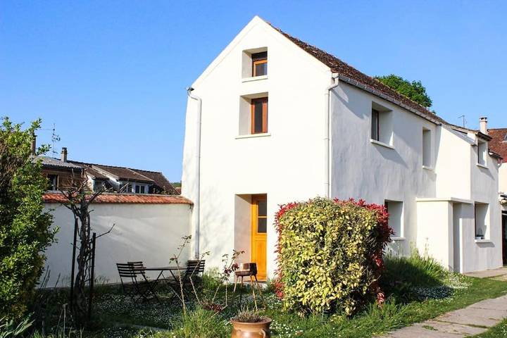 Location de vacances pour 4 personnes, avec vue et jardin à Moisson (Yvelines)